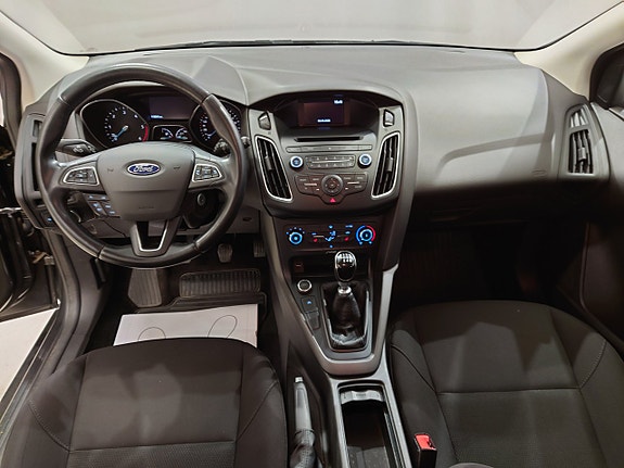 Ford Focus 8 of 12