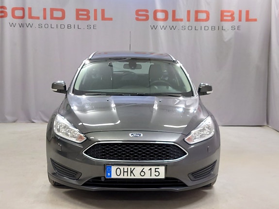 Ford Focus 2 of 12