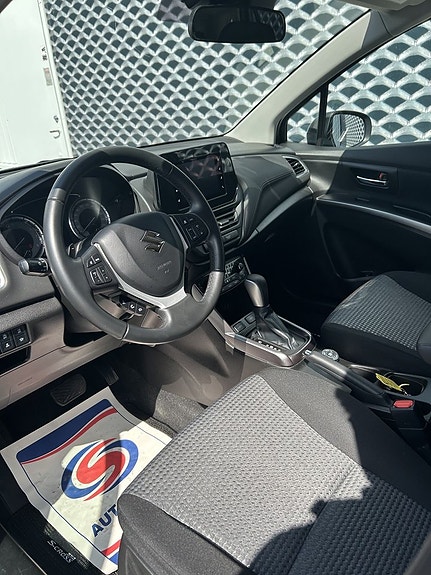 Suzuki S-Cross 9 of 20