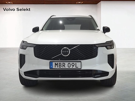Volvo XC90 8 of 25