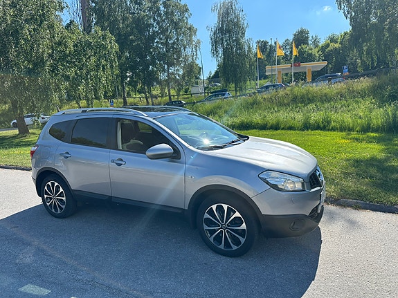 Nissan Qashqai+2 2 of 5