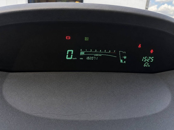 Toyota Yaris 10 of 10
