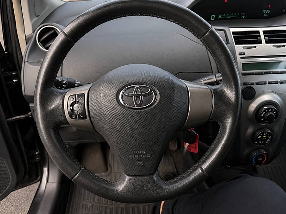 Toyota Yaris 9 of 10