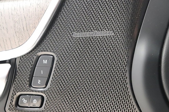 Volvo V90 Cross Country 11 of 13