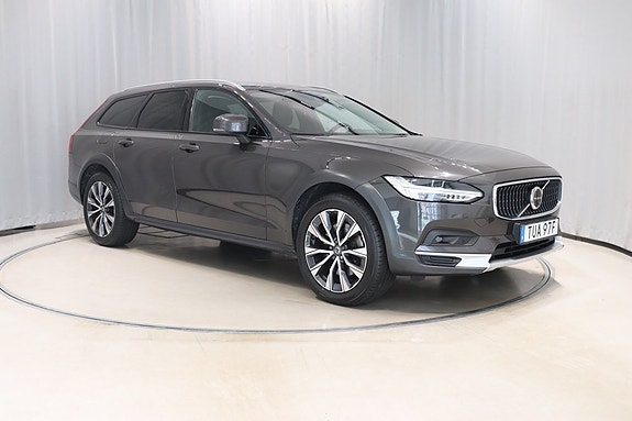 Volvo V90 Cross Country 3 of 5