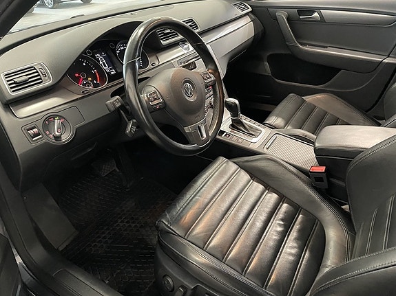Volkswagen Passat 15 of 22