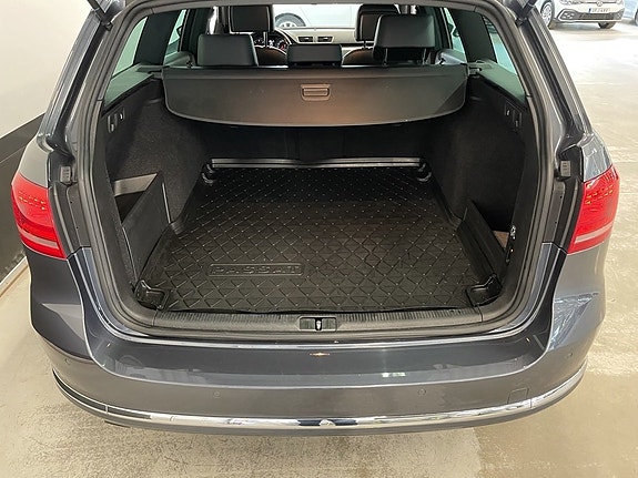 Volkswagen Passat 8 of 22