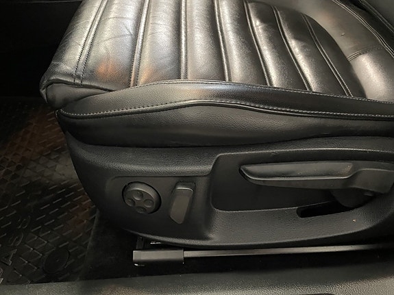 Volkswagen Passat 16 of 22