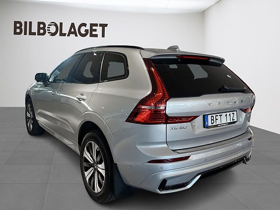 Volvo XC60 3 of 28