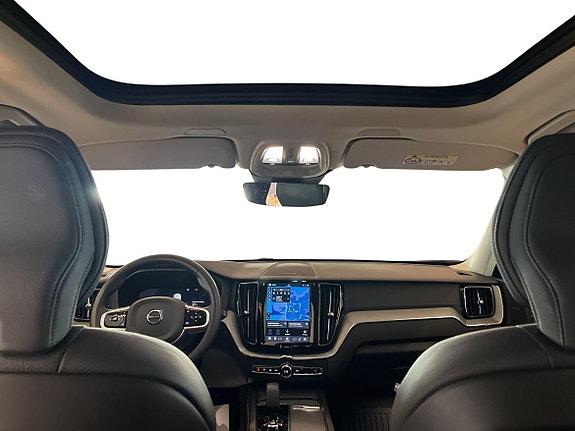 Volvo XC60 10 of 28