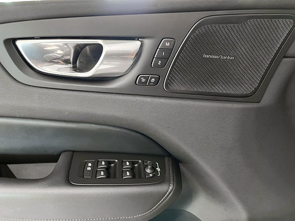 Volvo XC60 16 of 28
