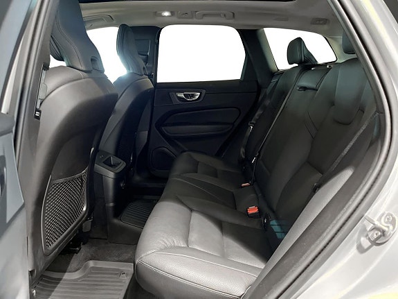 Volvo XC60 7 of 28