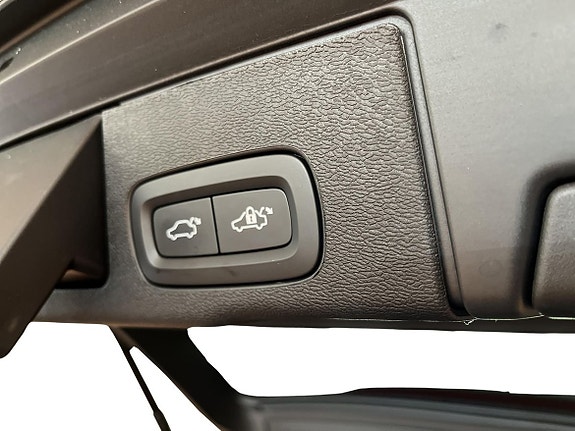 Volvo XC60 13 of 28