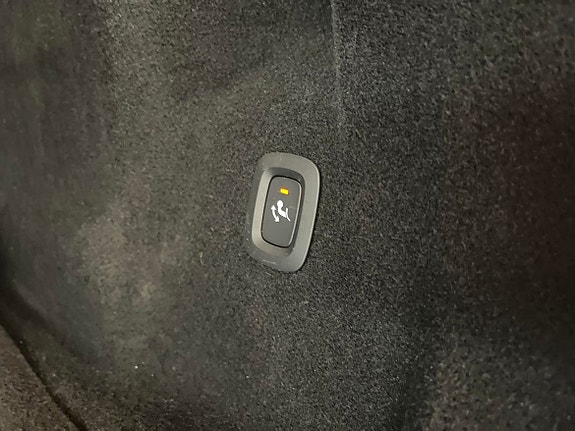Volvo XC60 14 of 28