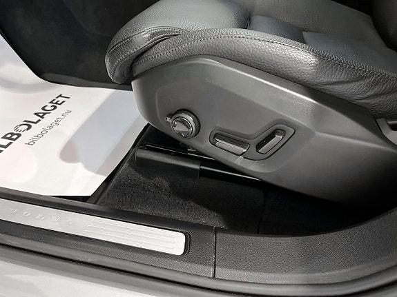 Volvo XC60 17 of 28