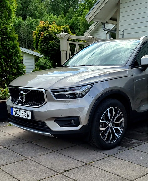 Volvo XC40 4 of 5