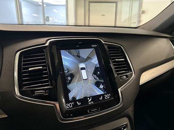 Volvo XC90 26 of 26