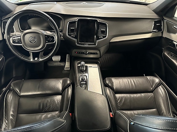 Volvo XC90 9 of 26