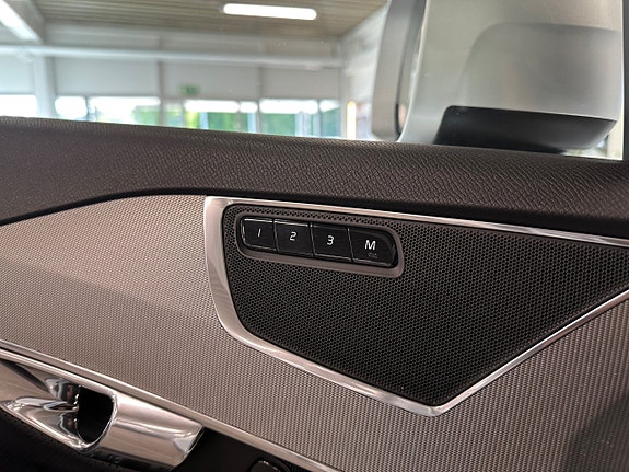 Volvo XC90 15 of 26