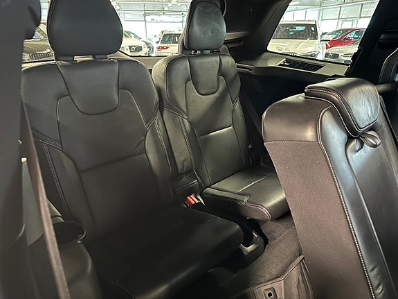 Volvo XC90 7 of 26