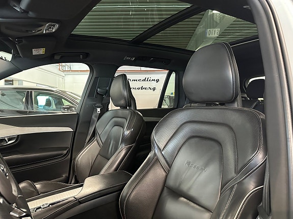 Volvo XC90 14 of 26
