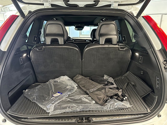 Volvo XC90 5 of 26