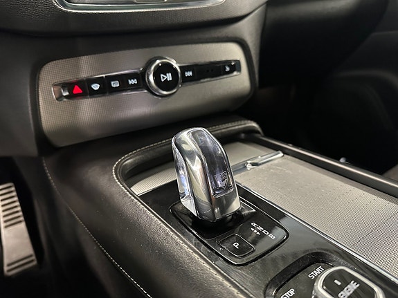 Volvo XC90 17 of 26
