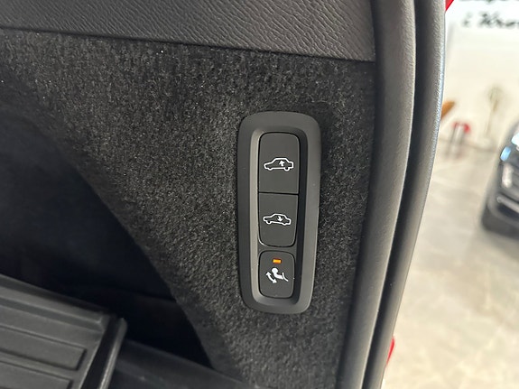 Volvo XC90 6 of 26