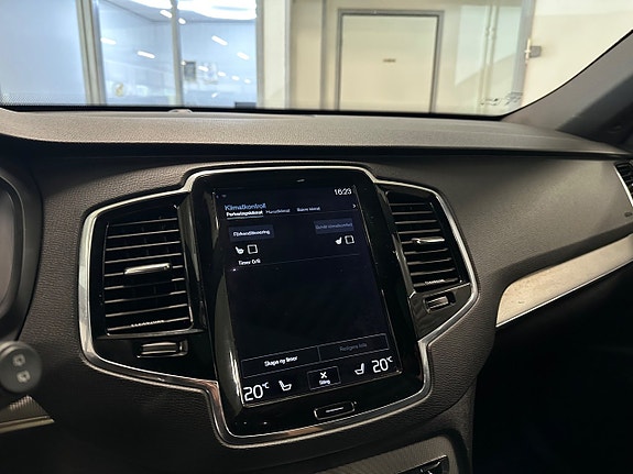 Volvo XC90 23 of 26