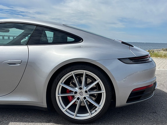 Porsche 911 Carrera S 3 of 5
