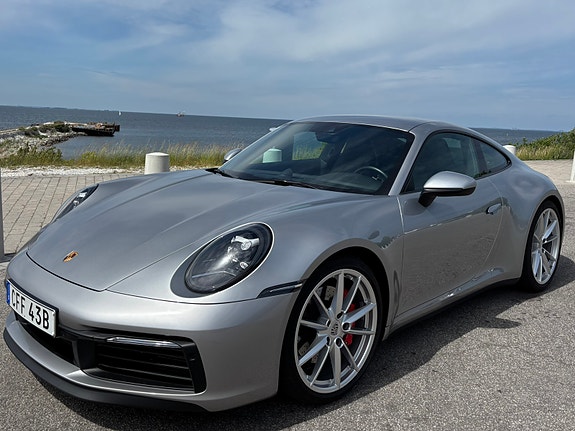 Porsche 911 Carrera S 2 of 5
