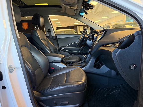 Hyundai Santa Fe 24 of 30