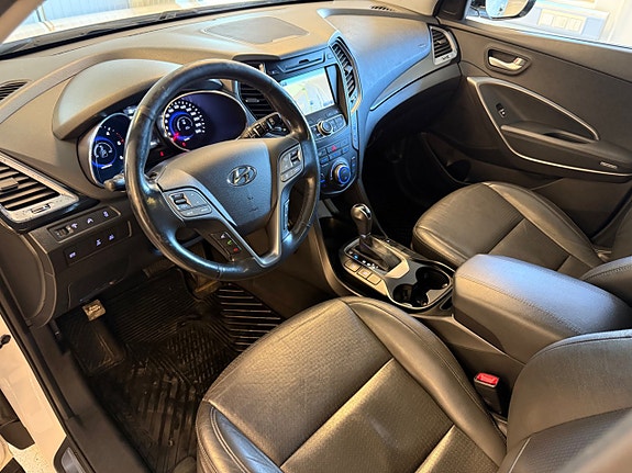 Hyundai Santa Fe 18 of 30