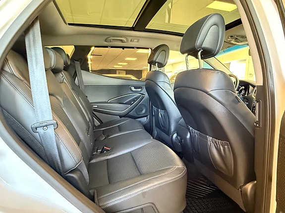 Hyundai Santa Fe 22 of 30