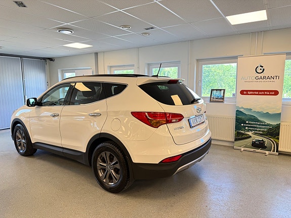 Hyundai Santa Fe 8 of 30