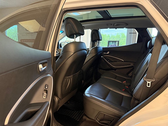 Hyundai Santa Fe 19 of 30
