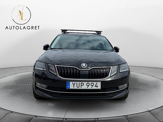 Skoda Octavia 2 of 5