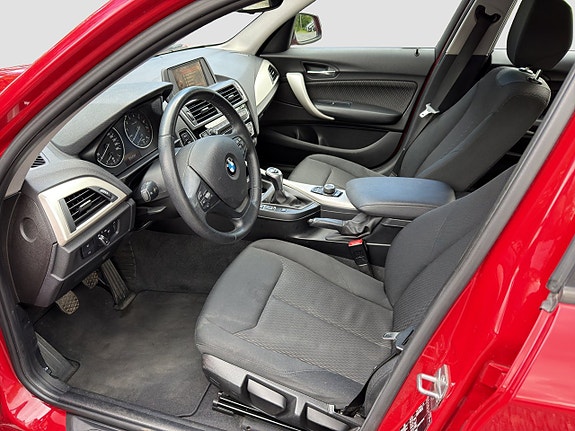 BMW 118i 9 of 15