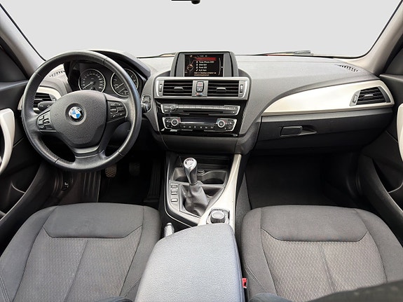 BMW 118i 10 of 15