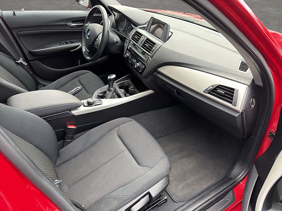 BMW 118i 11 of 15