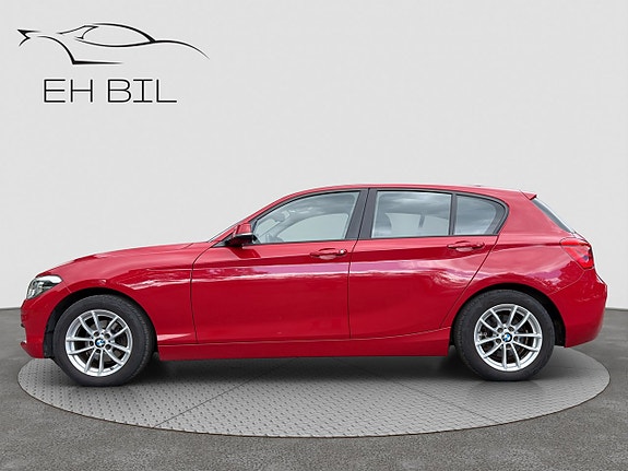 BMW 118i 4 of 5