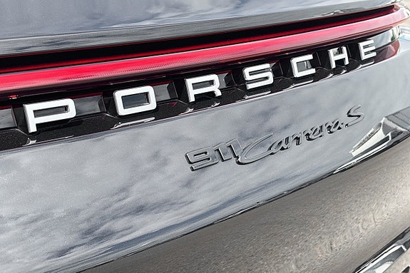 Porsche 911 Carrera S 15 of 26