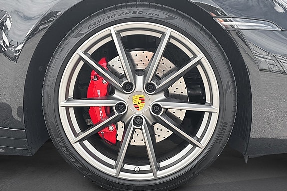 Porsche 911 Carrera S 14 of 26