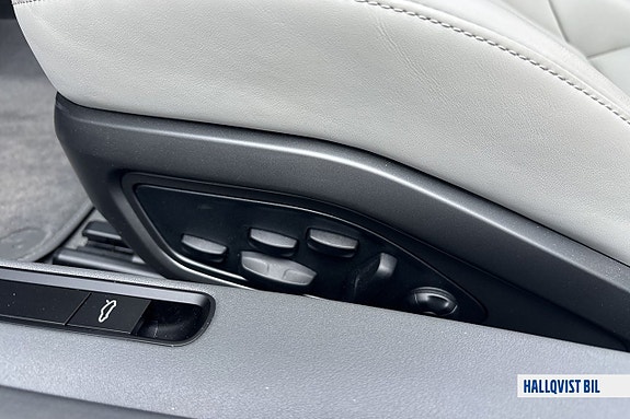 Porsche 911 Carrera S 18 of 26