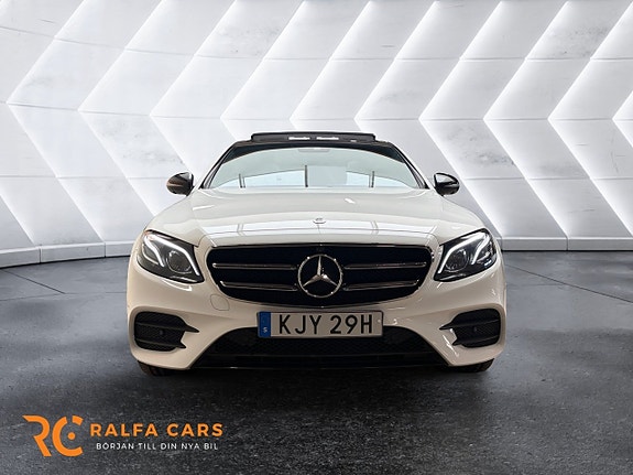 Mercedes-Benz E300 de 8 of 19