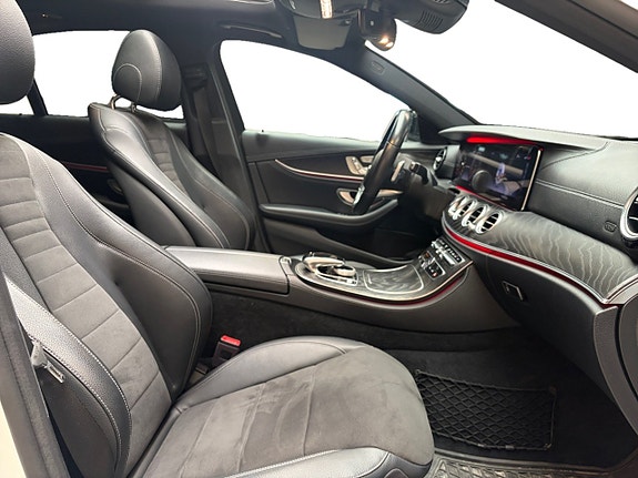Mercedes-Benz E300 de 14 of 19