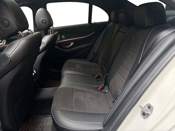 Mercedes-Benz E300 de 13 of 19