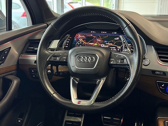 Audi Q7 11 of 25