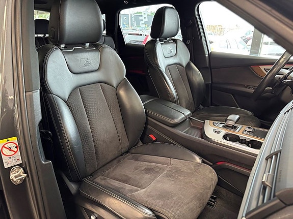 Audi Q7 12 of 25