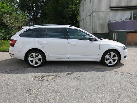 Skoda Octavia 3 of 5